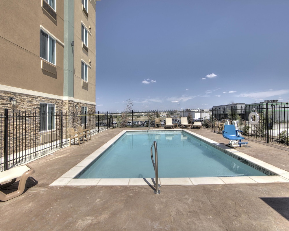 Comfort Inn & Suites Fort Worth West I-30 NAS JRB 21/40