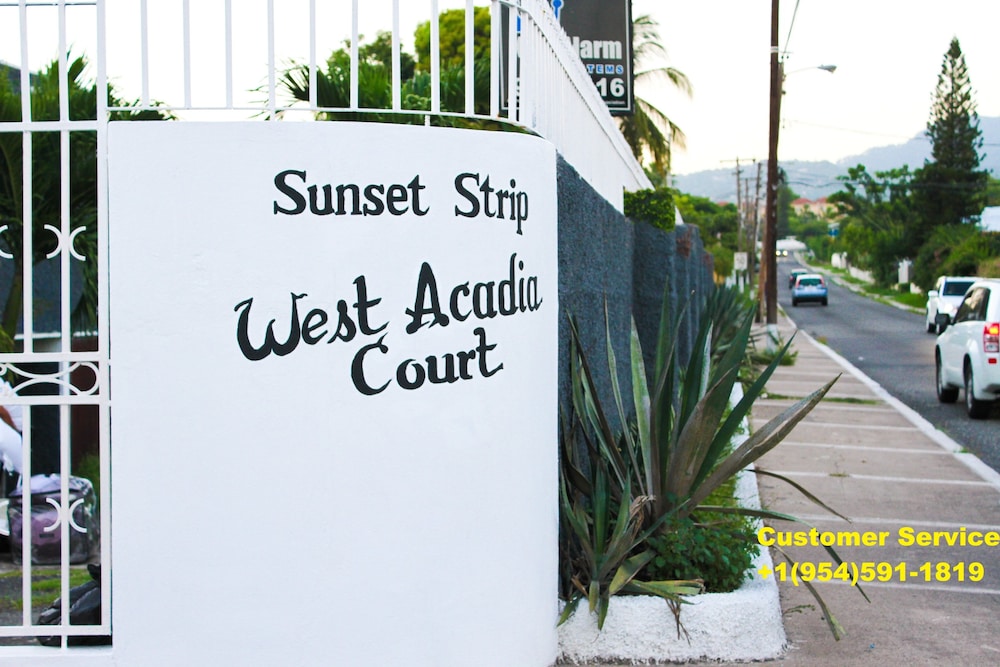 Sunset Strip Acadia Guest Apartment 1/16