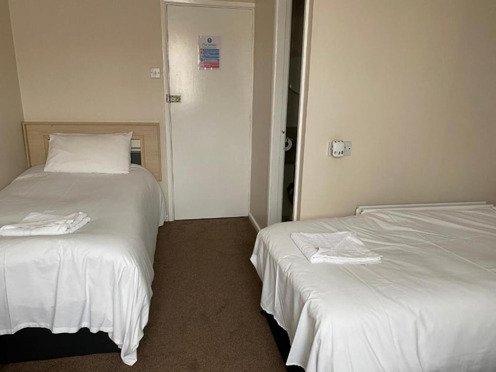 The Arncliffe Hotel 15/50