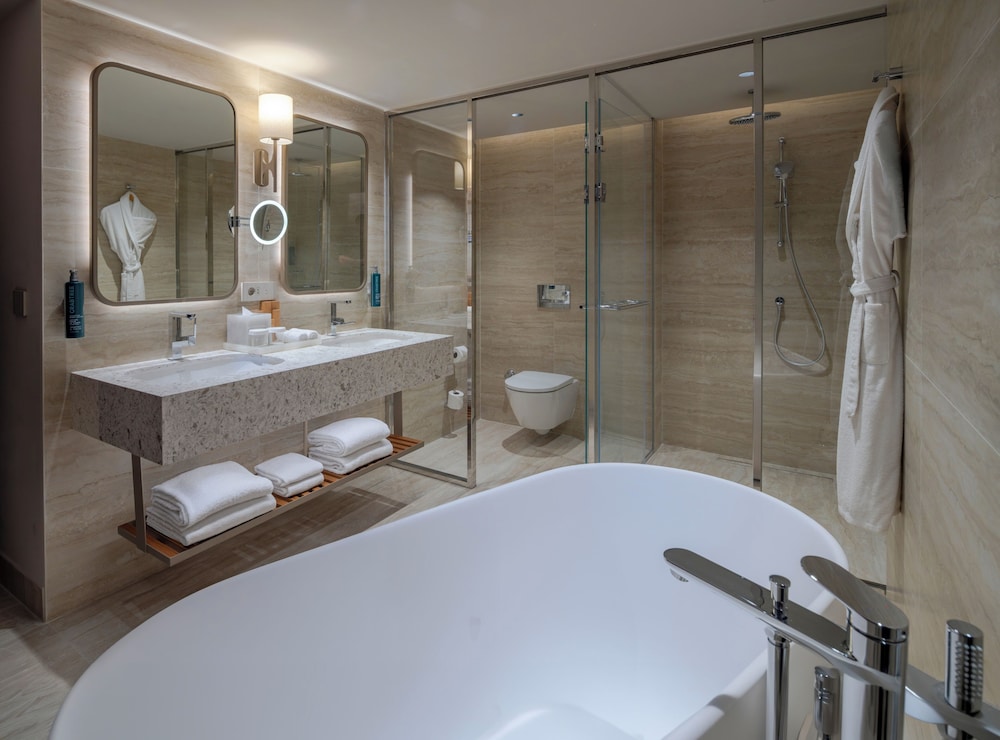 DoubleTree by Hilton Istanbul Macka 60/61