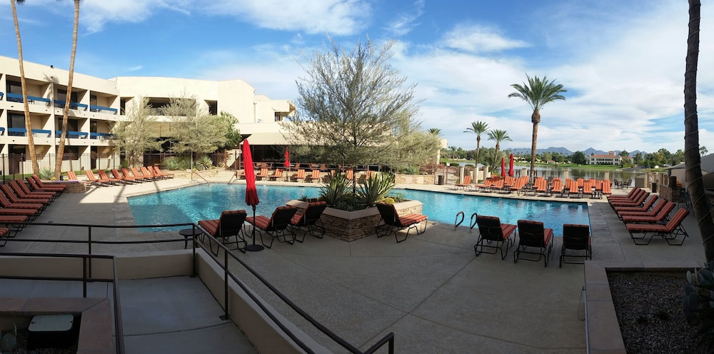 The McCormick Scottsdale 11/90