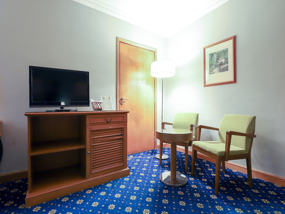 OYO 328 City Plaza Hotel 18/20