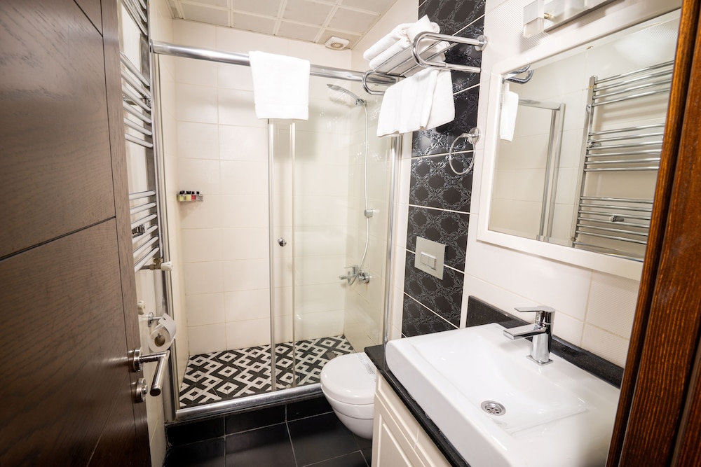K SUITES HOTEL 58/58