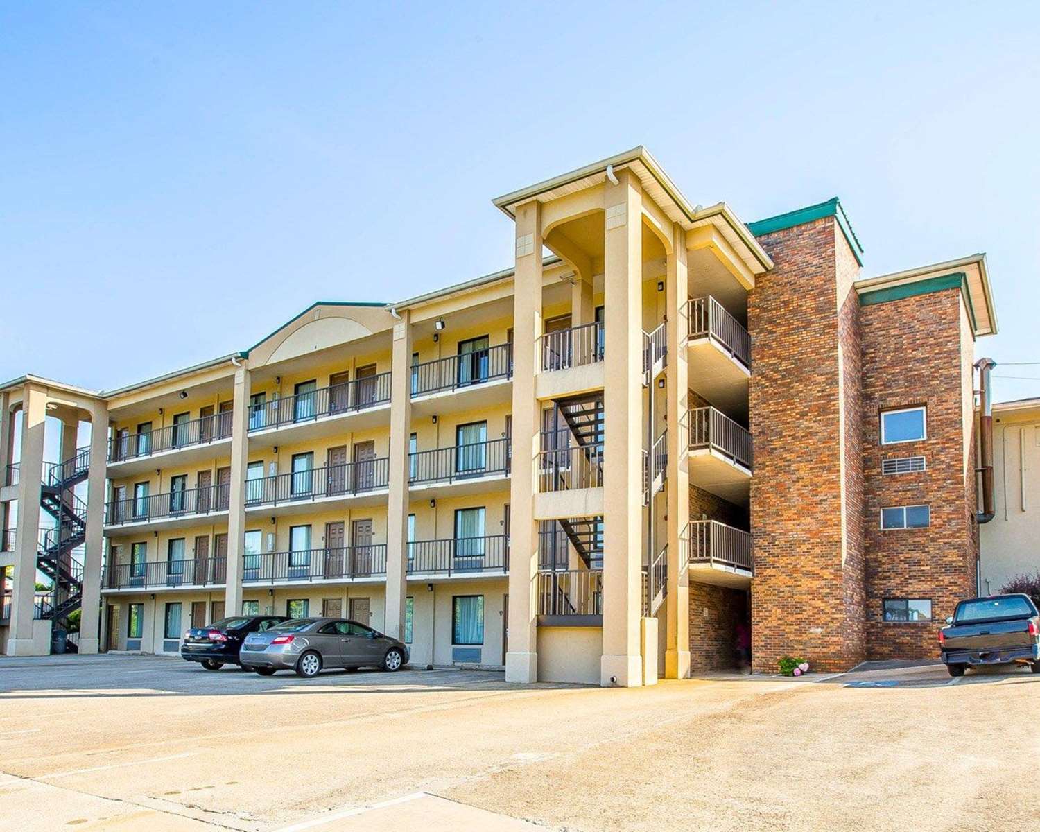 Quality Inn Dahlonega Near University 33/34