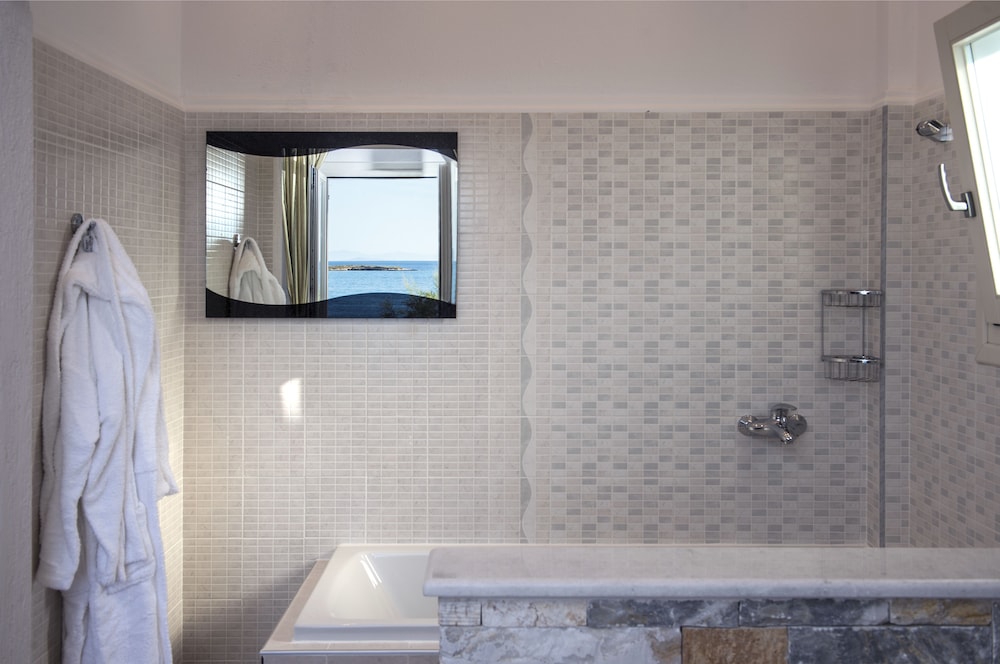 Contaratos Beach Hotel 44/50
