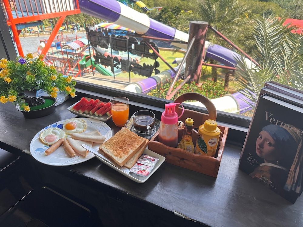 Chomview Resort 56/70