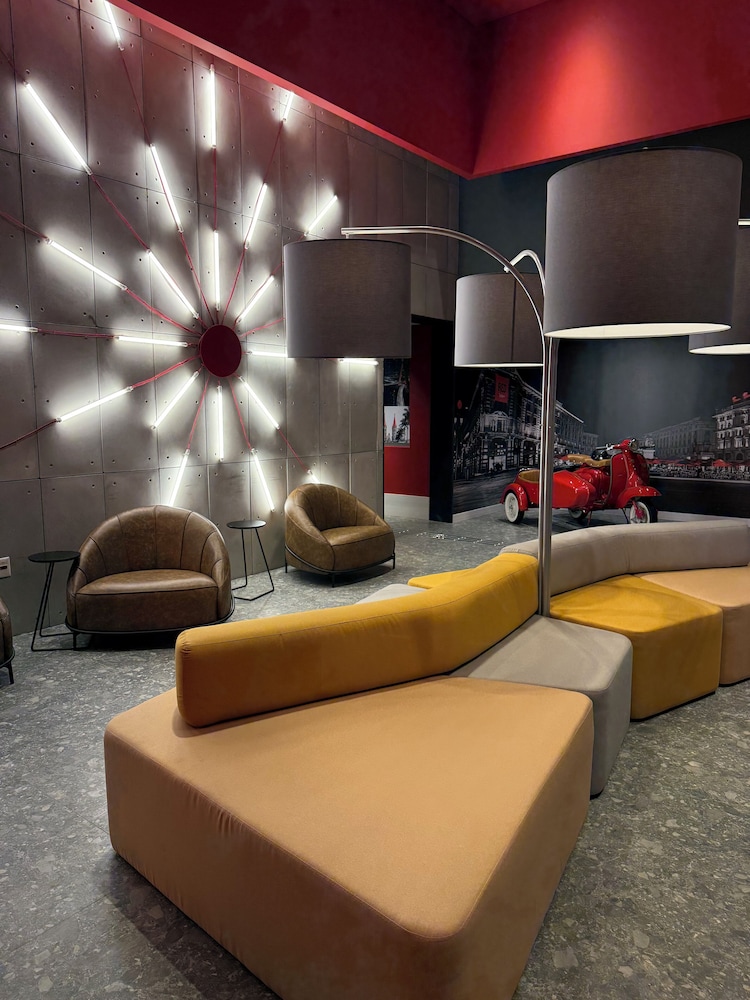 Radisson Red Ibirapuera 24/40