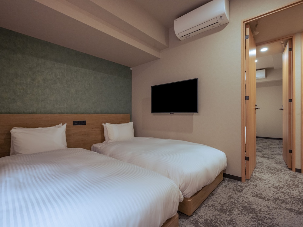 2 BEDROOMS, SUITE, CITY VIEW
