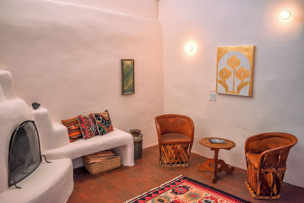 El Paradero Bed & Breakfast Inn 57/79