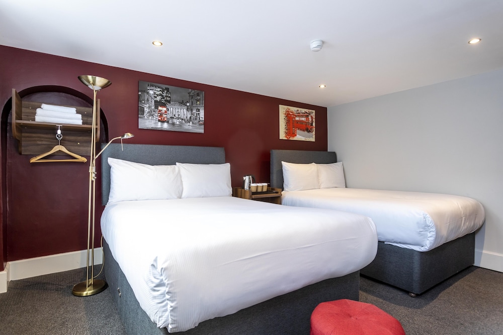 FAMILY, QUADRUPLE, 2 DOUBLE BEDS