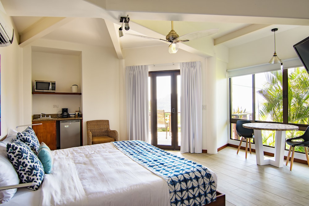 Tulemar Resort 33/77