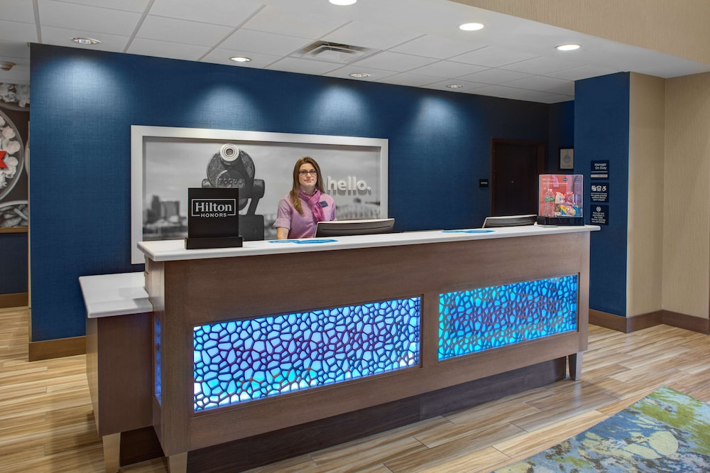 Hampton Inn Suites Syracuse North Airport Area 8/64