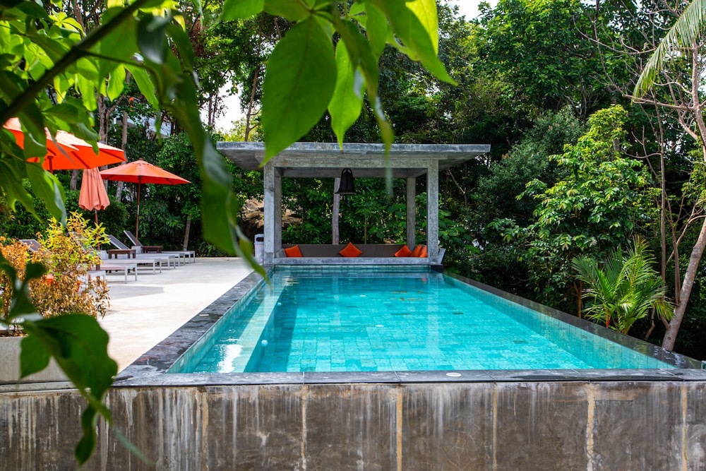 Padel Phangan Suite 42/50