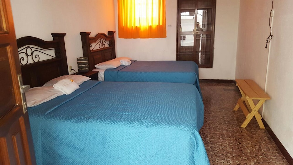 Feathers Hotel And Lounge - Hostel 29/60