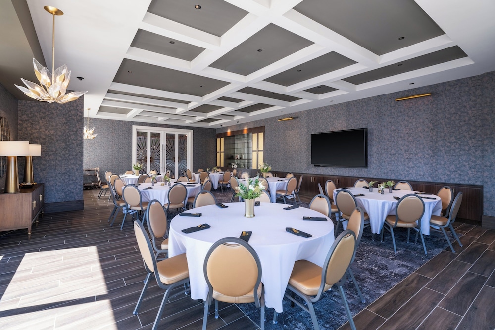 Hotel Indigo Gatlinburg Downtown by IHG 39/50