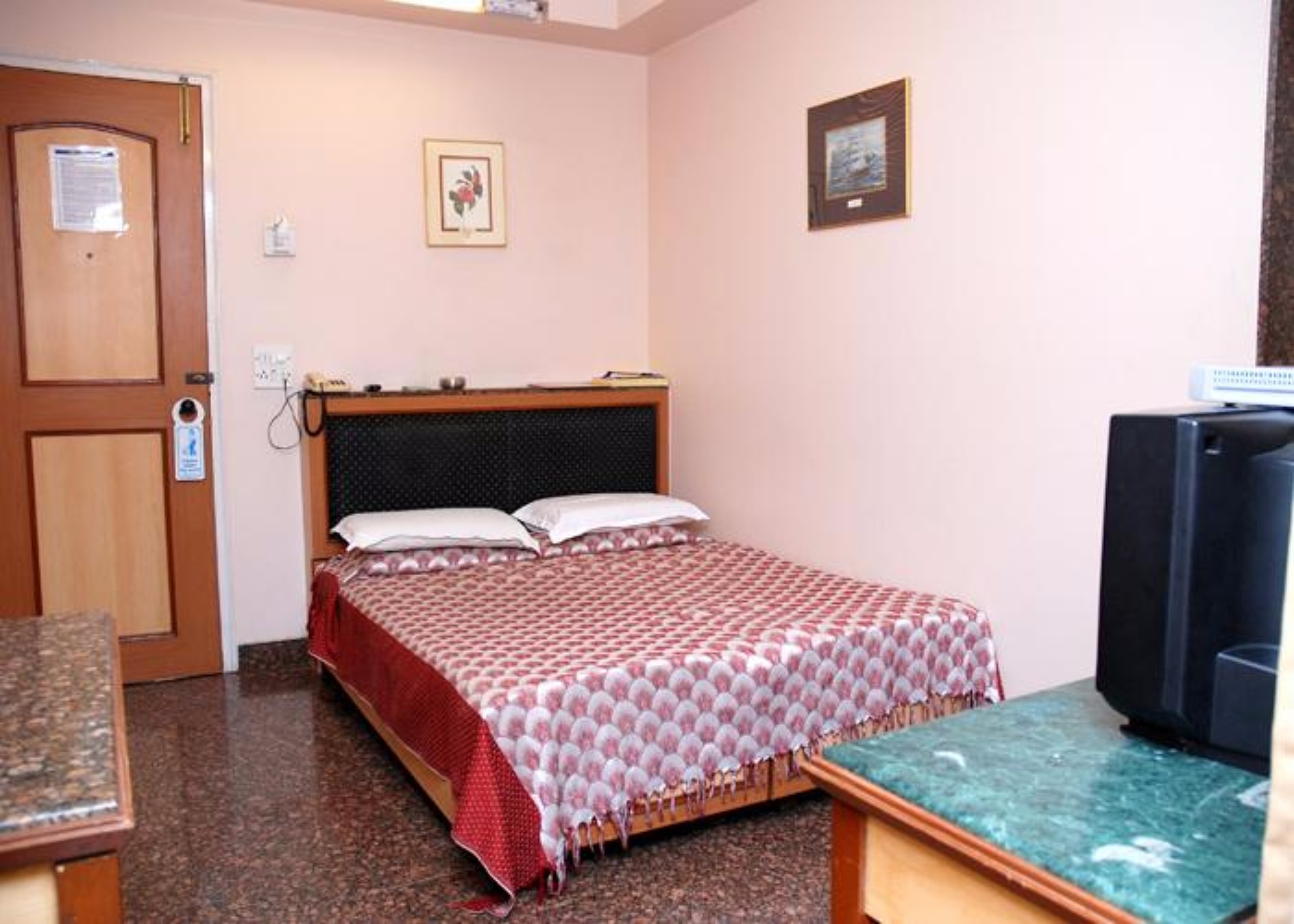 Deluxe, Double Bed