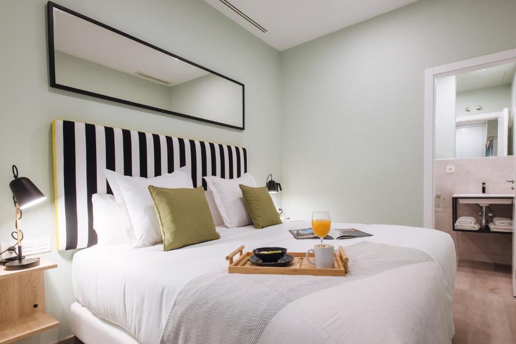 2 Bedrooms, Flat