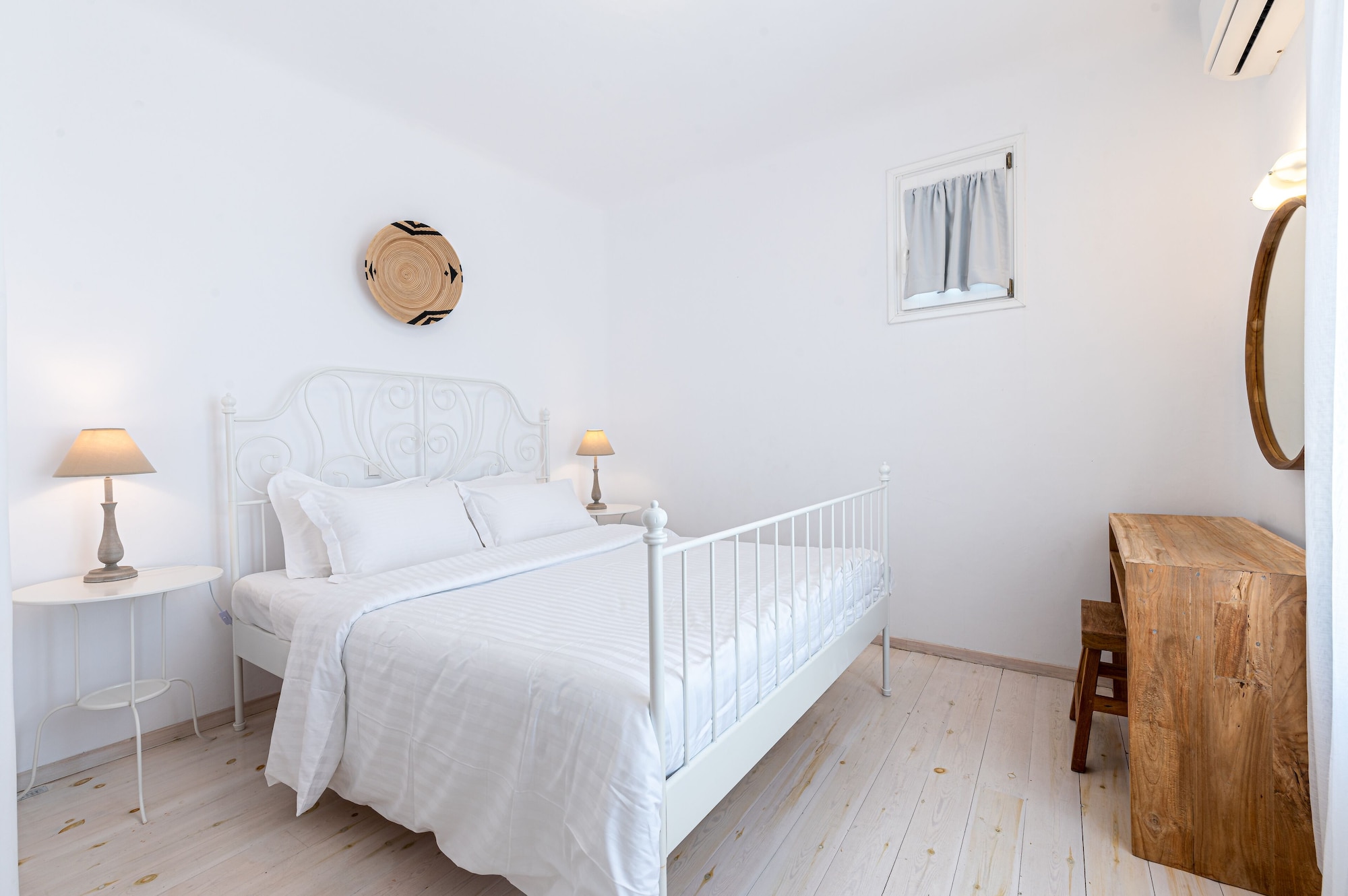 4 Bedrooms, Luxury, Villa, Bunk Bed, 3 Queen Beds, Sea View, Sofa, Pool Access, Villa Thelgo 2/7