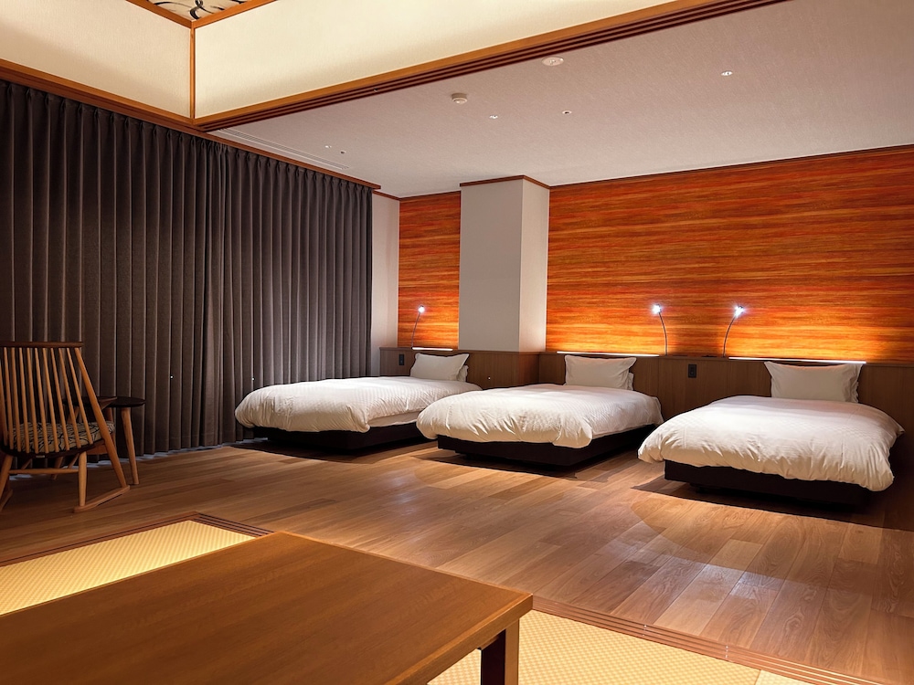 Japanese Western, 3 Beds