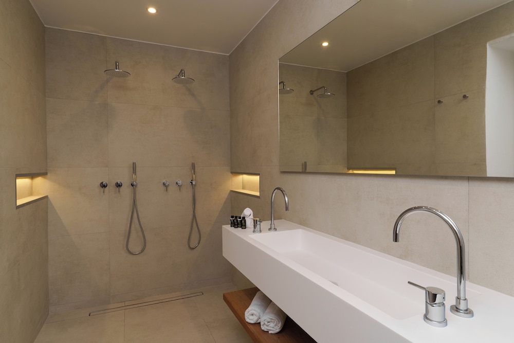 Paros Inn Hotel 47/50