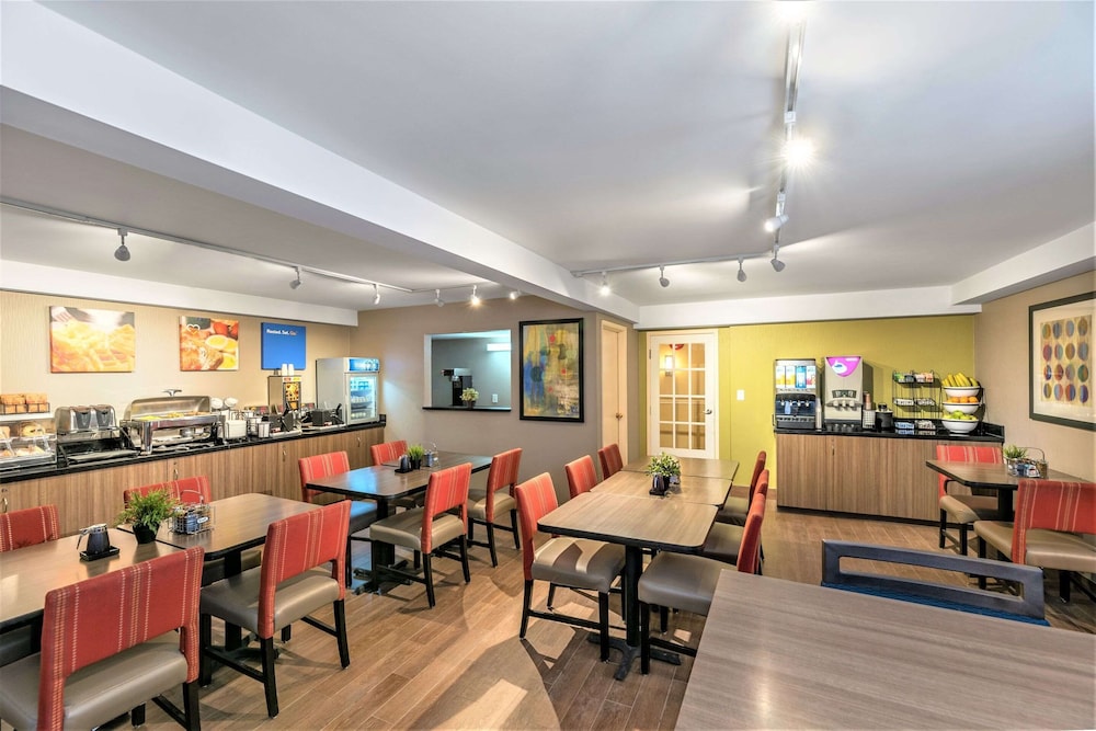 Comfort Inn Brossard 32/37