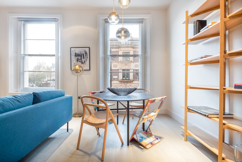South Kensington by CAPITAL 44/65