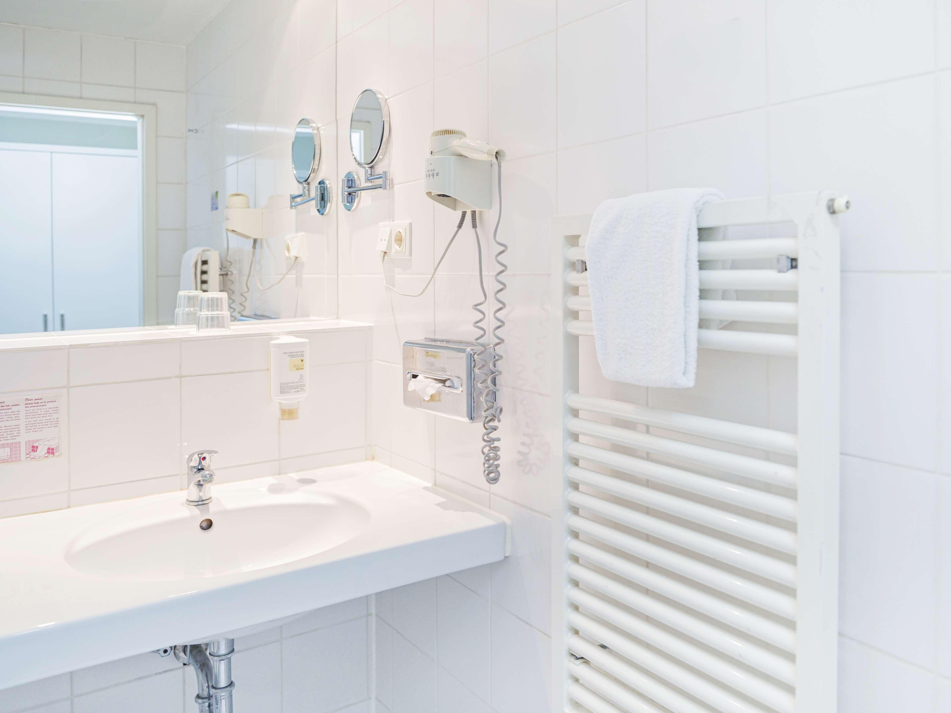 غرفة قياسية ثلاثية، Hotel Domicil Hamburg By Golden Tulip Formerly Nordic Domicil 3/3