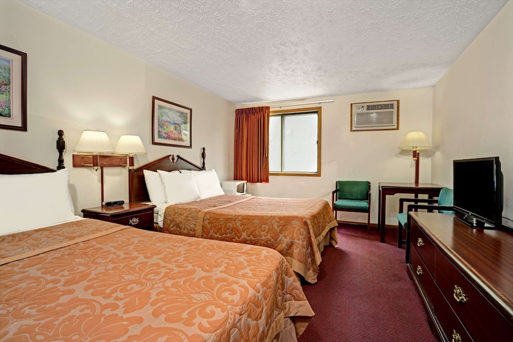 Super 8 By Wyndham Chaska 7/37