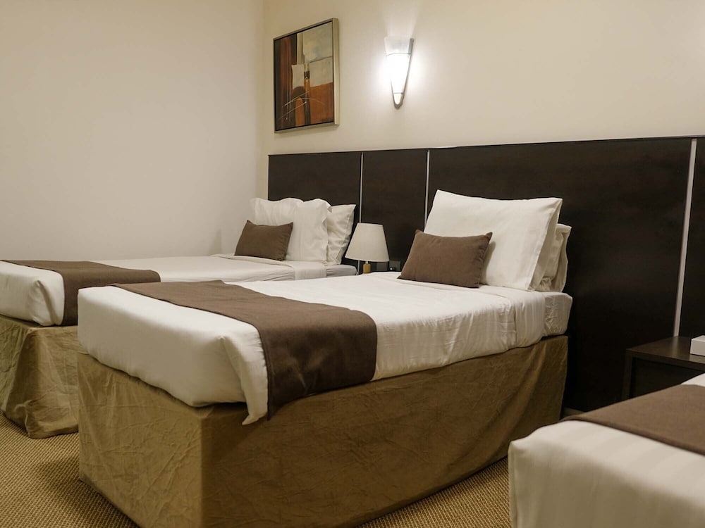 Hussein Hassan Ali Bayari Hotel 36/61