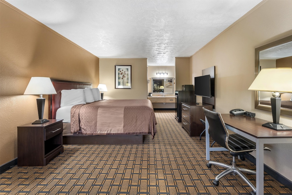 SureStay Hotel by Best Western Summersville 37/50