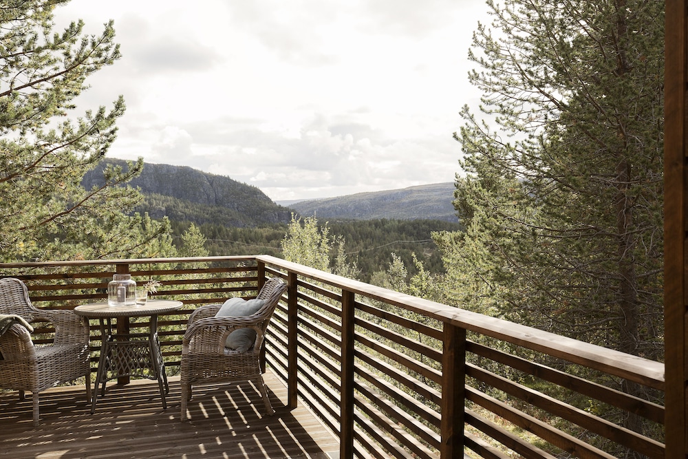 Bjornfjell Mountain Lodge 43/50