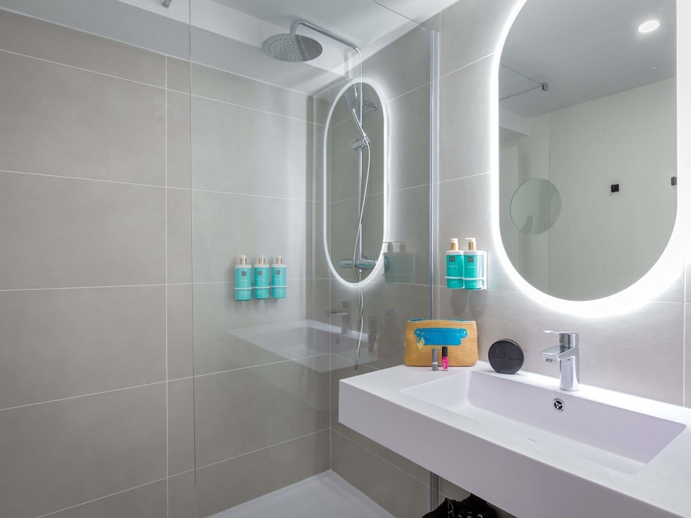 Hotel Novotel Aix En Provence Pont De L'arc Fenouilleres 75/76