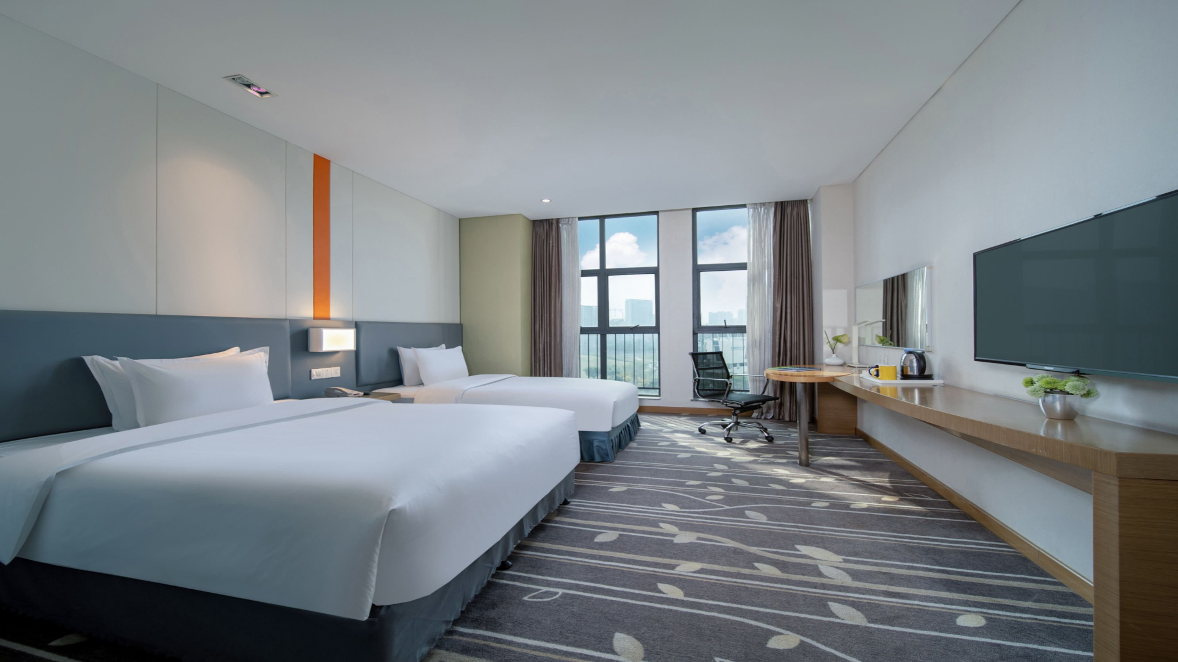 Holiday Inn Express Chongqing University Town 25/55