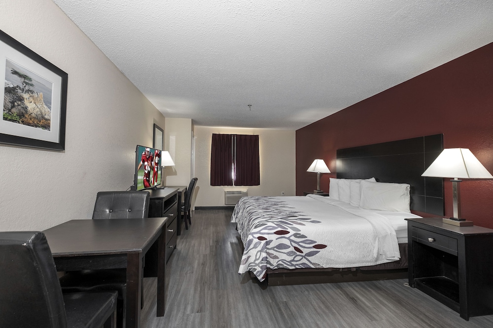 Red Roof Inn And Suites Pensacola Nas Corry 28/44