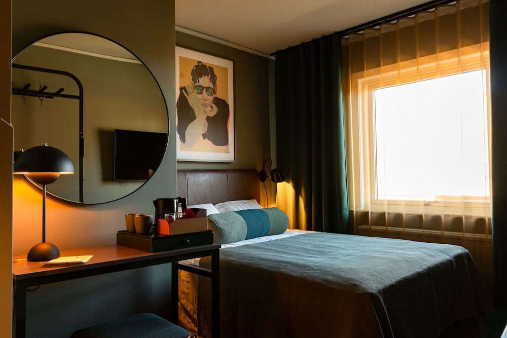 MINI, DOUBLE BED