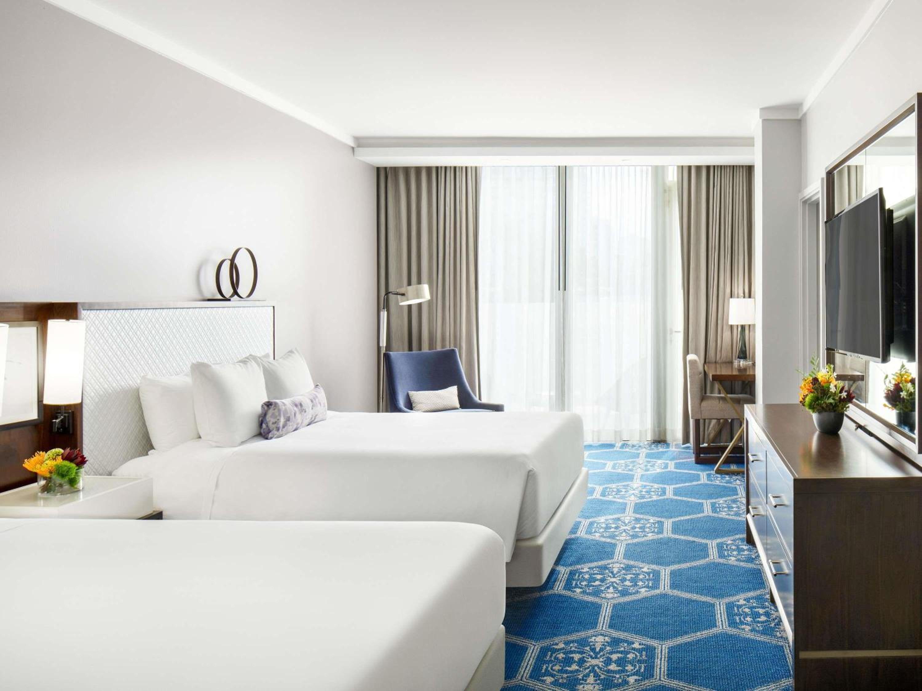 Fairmont, 2 Queen Beds, Bathtub, Accessible