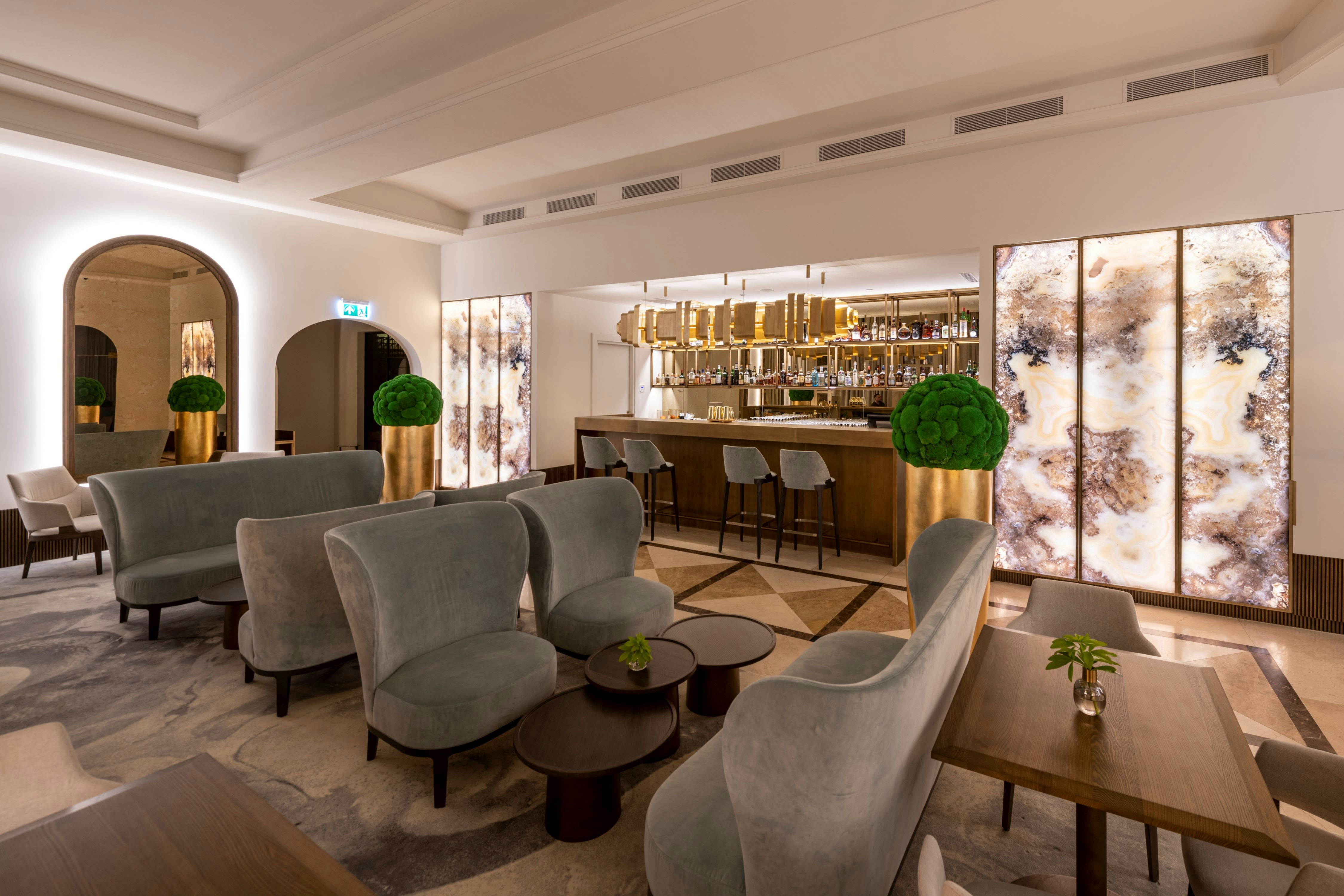 Grand Hotel Vilnius, Curio Collection by Hilton 16/47