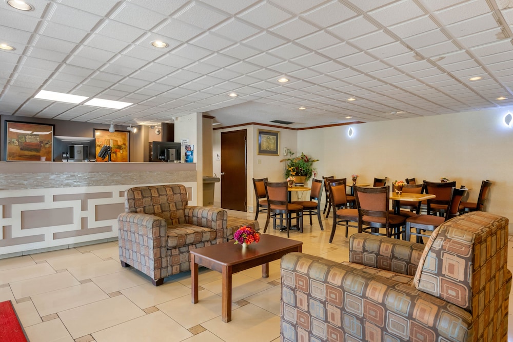 SureStay by Best Western Jacksonville Airport 32/54