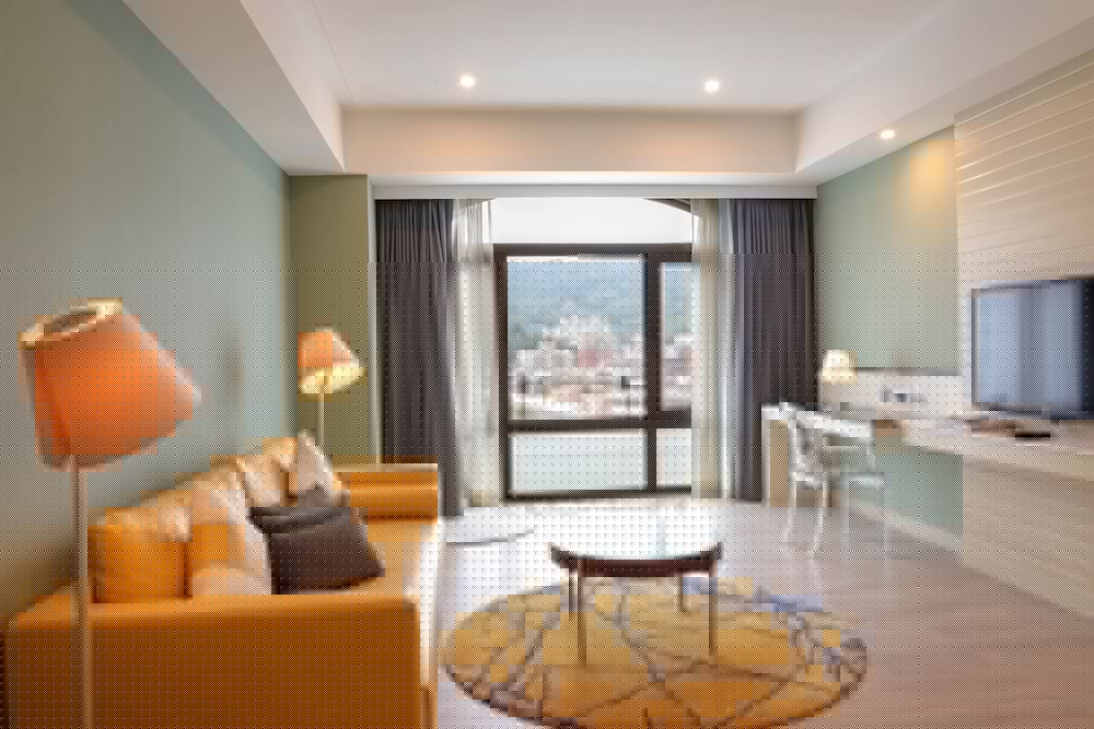 GRAND VICTORIA HOTEL 44/73