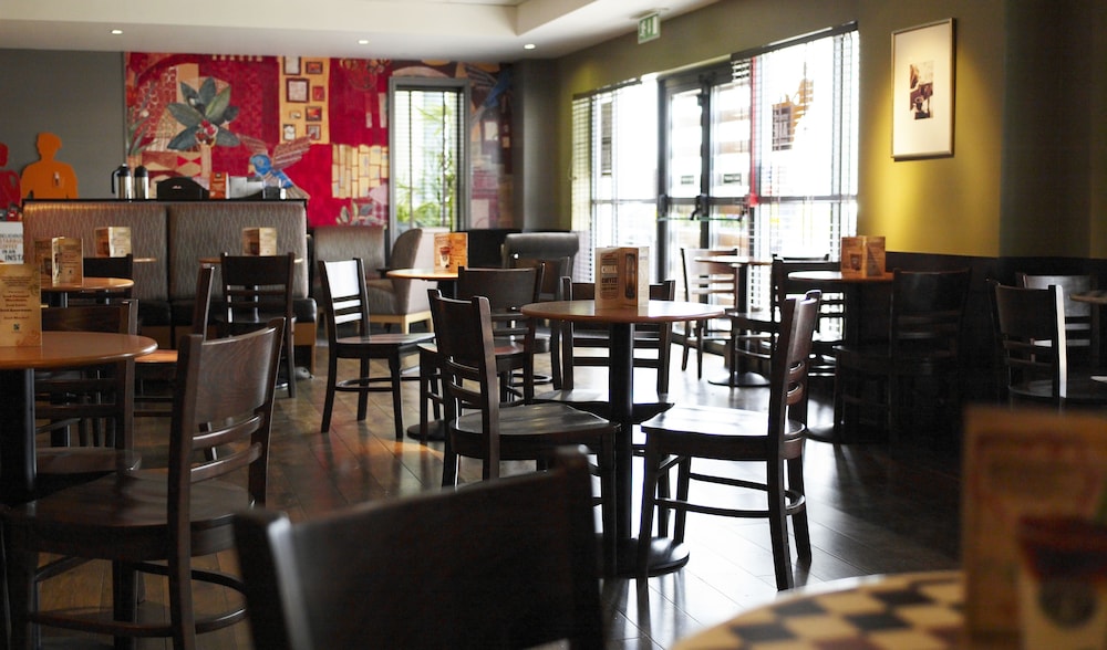 Village Prem Swansea Hotel Leisure Club 39/61
