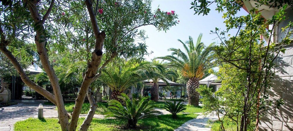 Isola Lo Scoglio Hotel 34/40