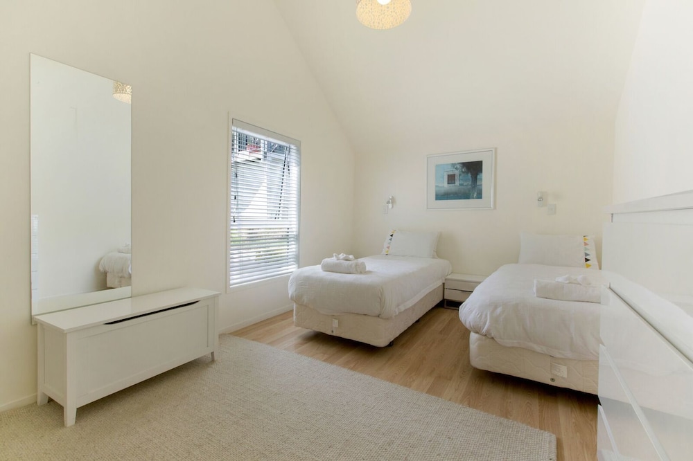 Waiheke Island Resort 12/70