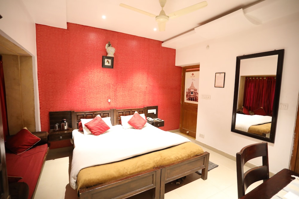 Hotel Jessulkot 6/28