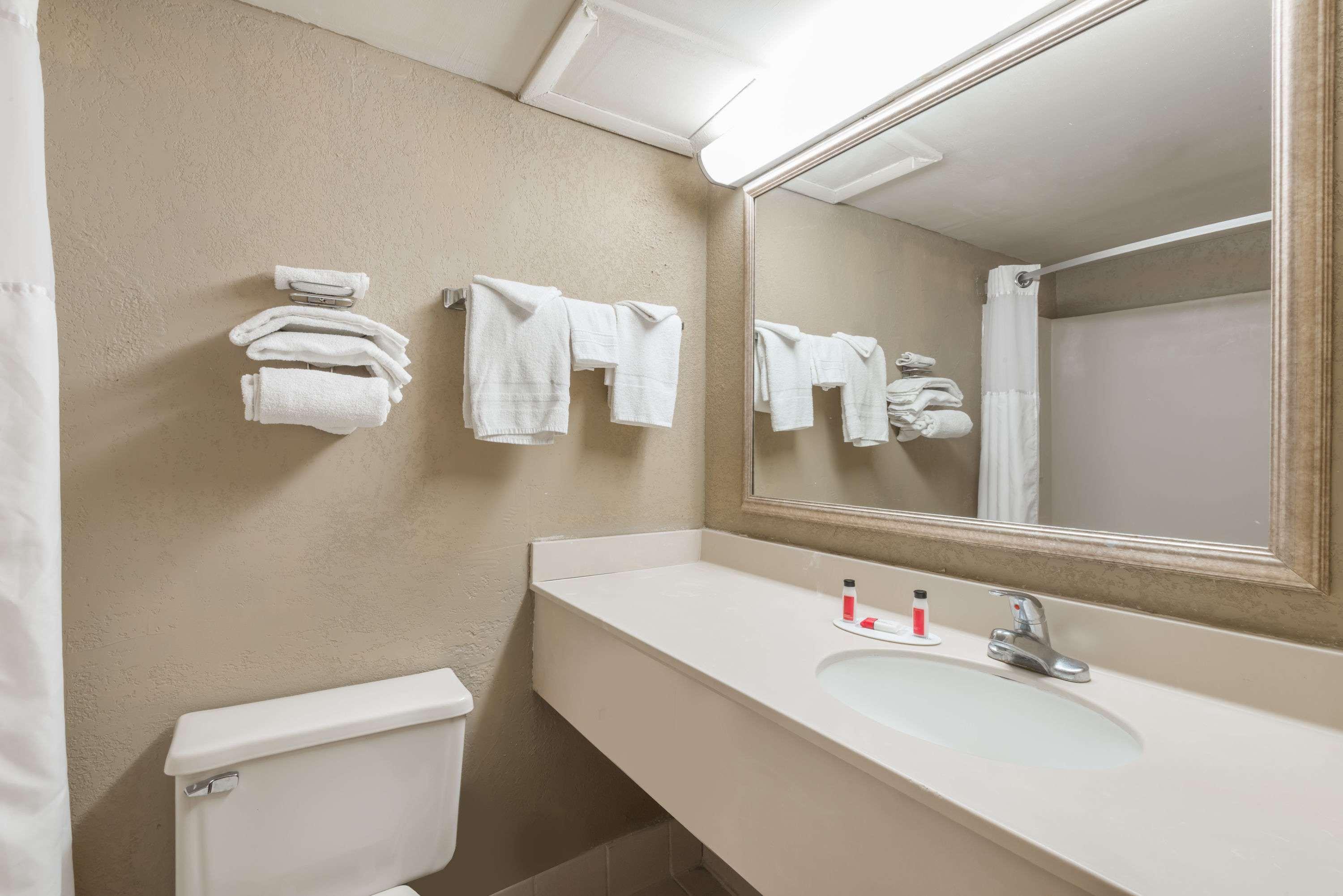 Super 8 By Wyndham Miamisburg Dayton S Area Oh 15/15