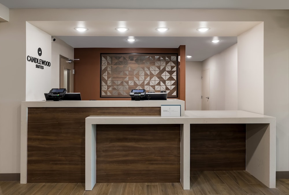 Candlewood Suites Lafayette- River Ranch 5/58