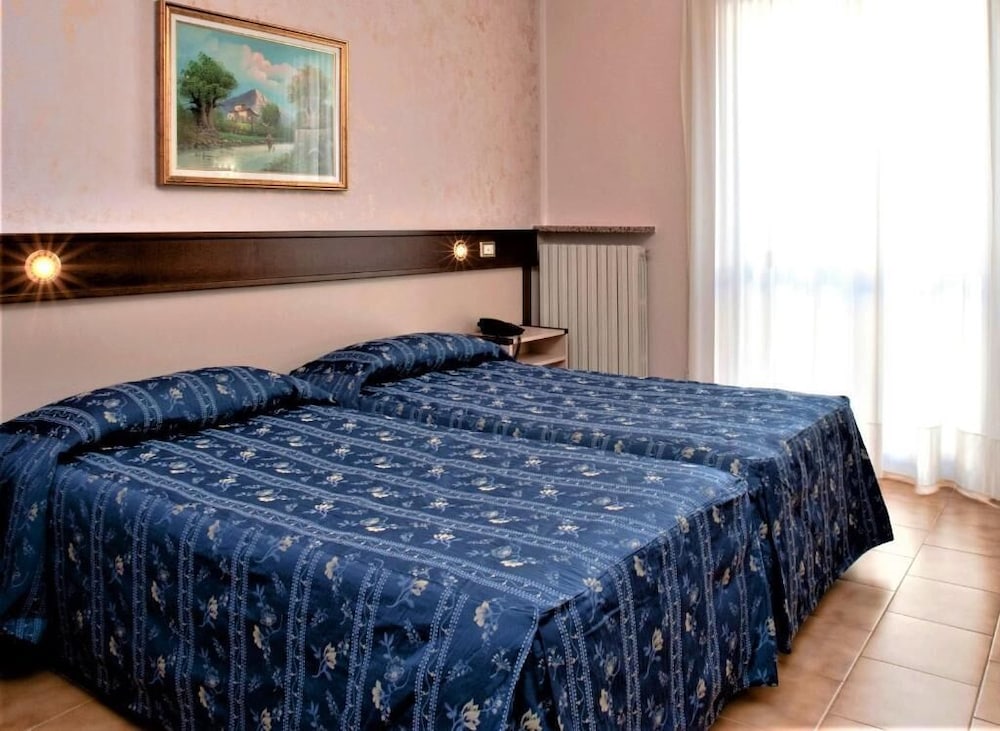 Hotel Papa 23/51