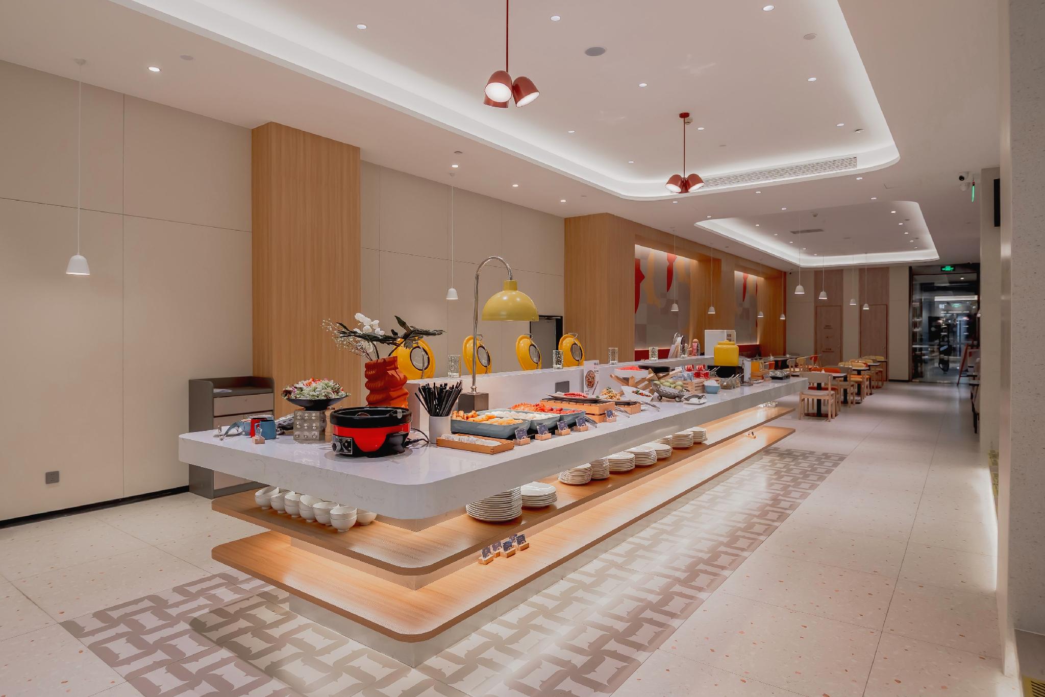 Home Inn Selected (Shanghai Raffles, North Bund) 15/42