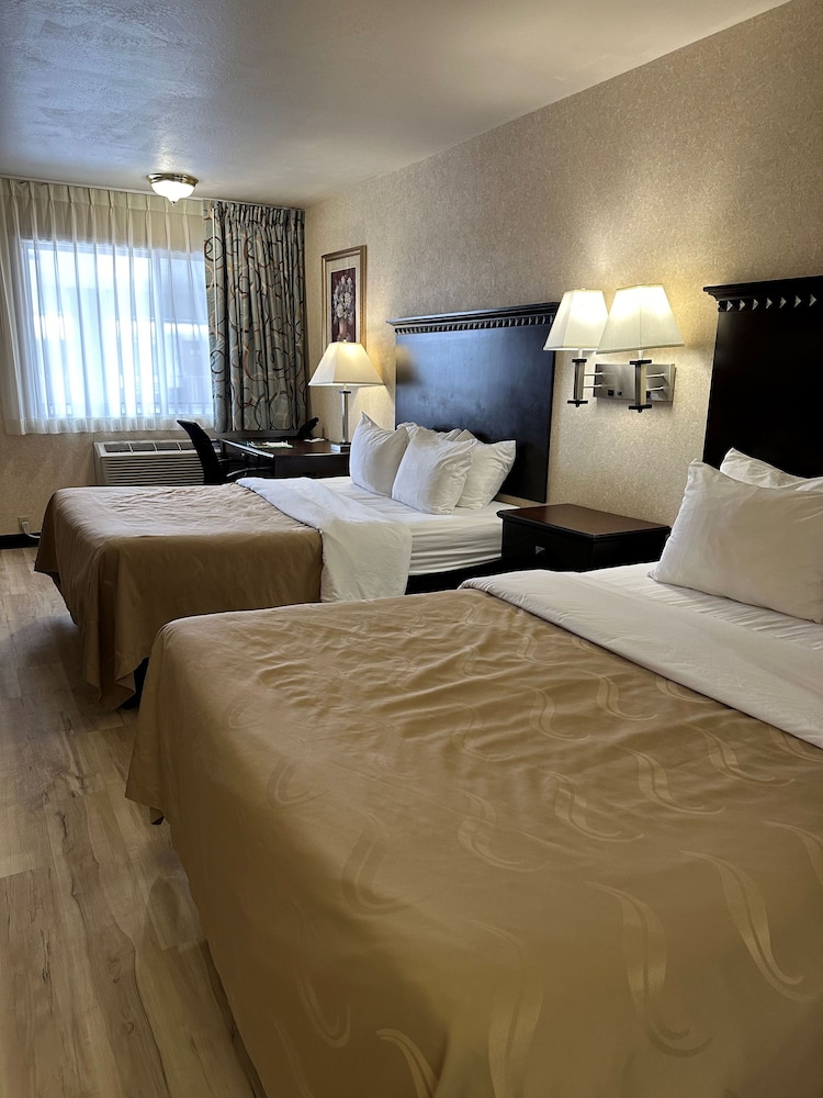 Room, 2 Queen Beds, Pet Friendly
