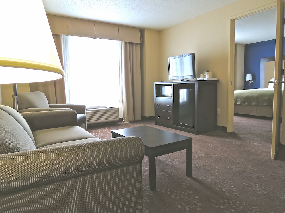 Holiday Inn Indianapolis North Carmel 28/47