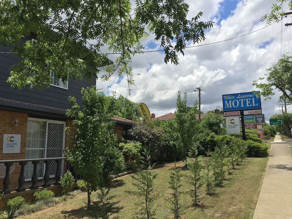 WHITE LANTERNS MOTEL 51/60